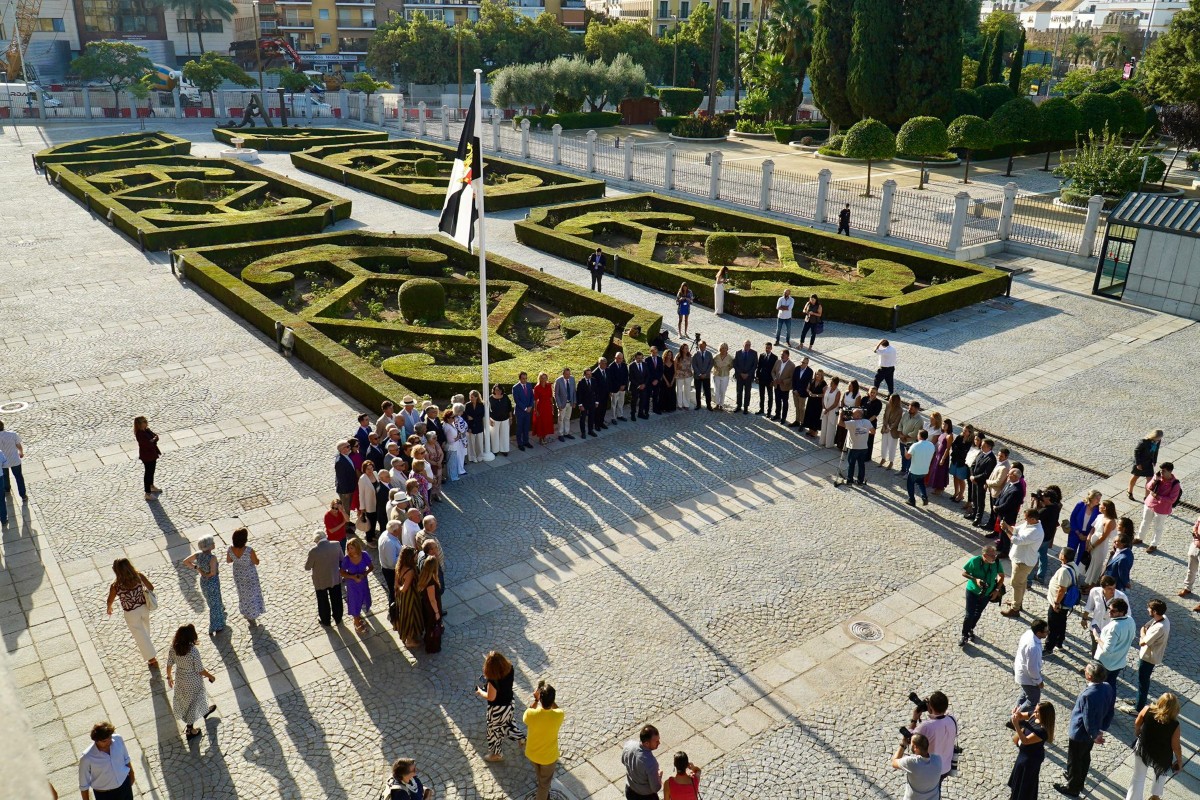 La bandera de Ceuta ondea en el Parlamento de Andalucía con motivo del Día de Ceuta