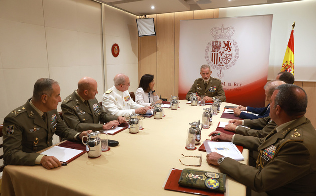 El Rey analiza con la cúpula de Defensa la situación de Ceuta desde el punto de vista militar
