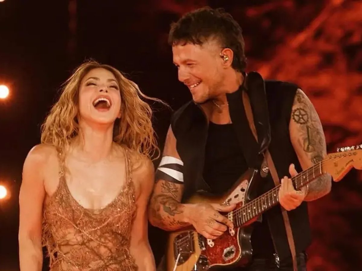 Vivas agradece a Alejandro Sanz el gesto de lucir la bandera de Ceuta durante su actuación con Shakira
