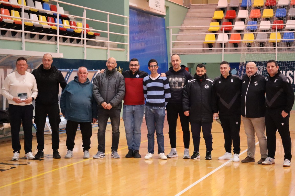 La RFFCE publica los listados de las ayudas para entrenadores y material deportivo
