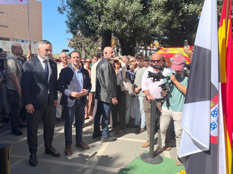 Abascal acusa a Sánchez de abandonar Ceuta y pide expulsiones inmediatas tras la crisis migratoria