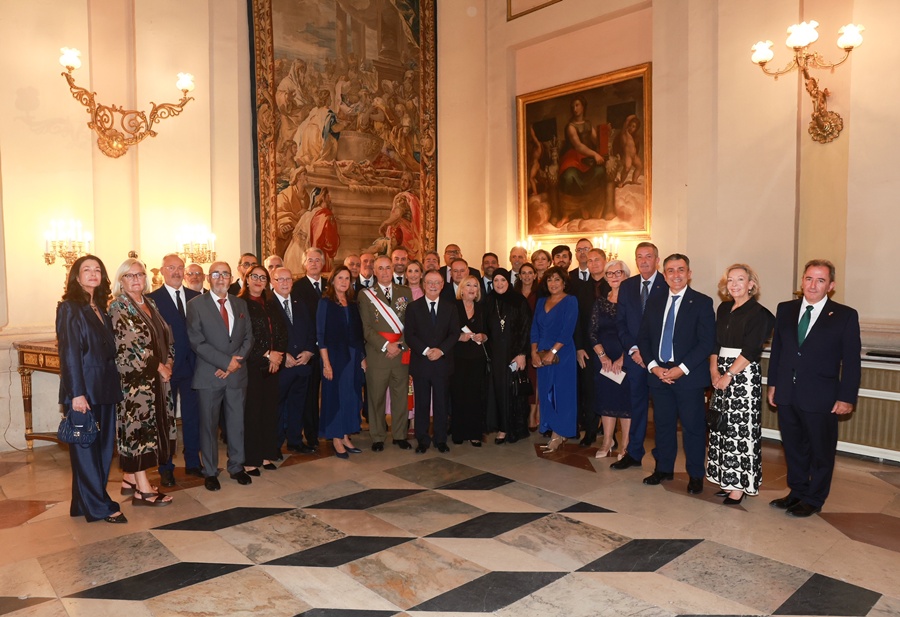 Vivas lleva la voz de Ceuta a la Fiesta Nacional antes de recibir a los Reyes
