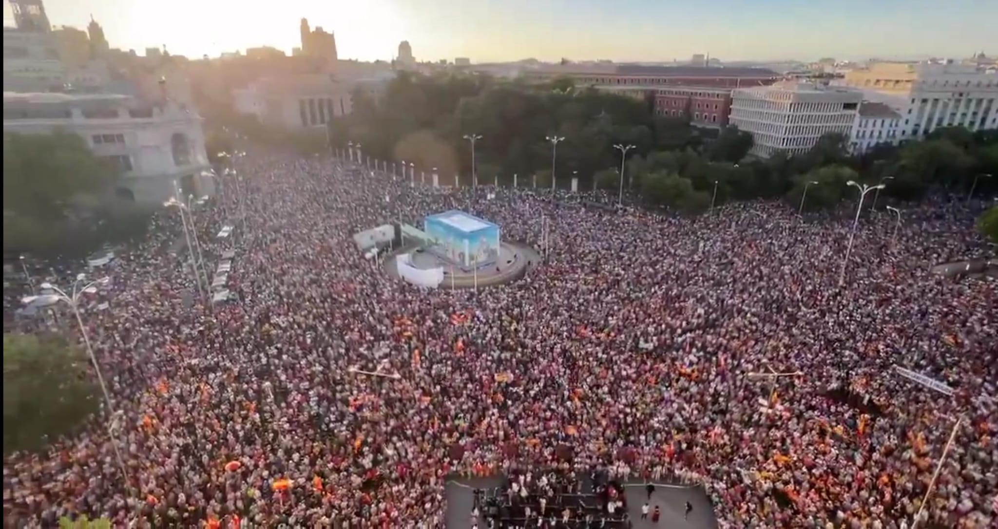 España abraza a Ceuta: miles de personas salen a la calle en decenas de ciudades. Imagen: Madrid
