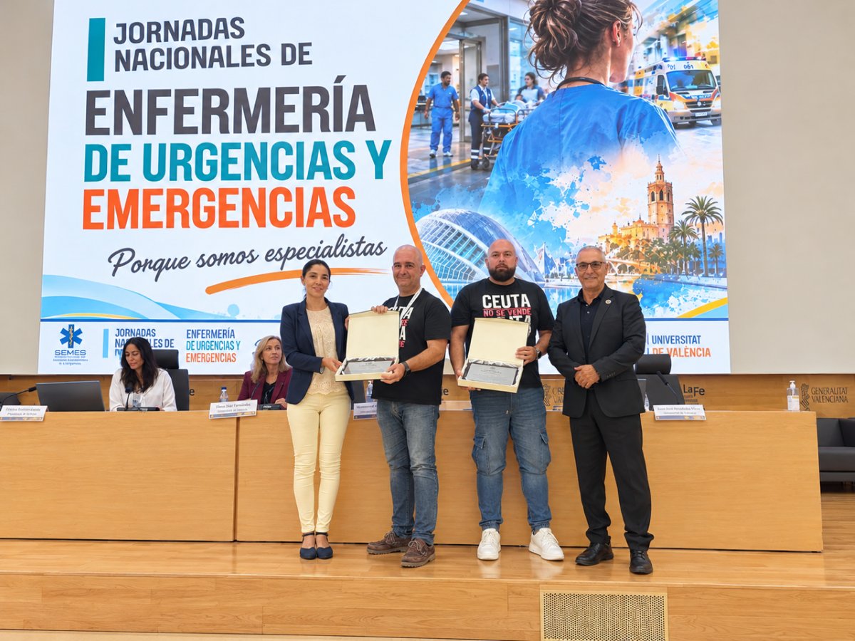 La enfermería nacional reconoce en Valencia la labor de los profesionales sanitarios de Ceuta ante la crisis migratoria