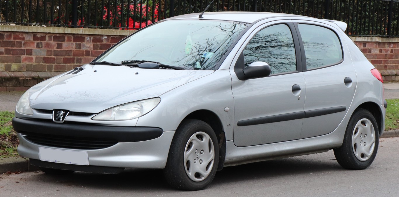 Peugeot 206 — el coche que no muere: por qué después de 25 años sigue en las carreteras de España