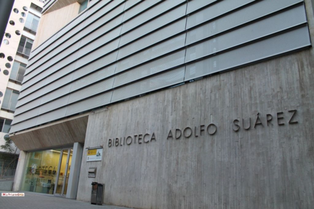 El Movimiento Estudiantil Ceutí critica la ausencia del PP en un encuentro con jóvenes en la Biblioteca Adolfo Suárez
