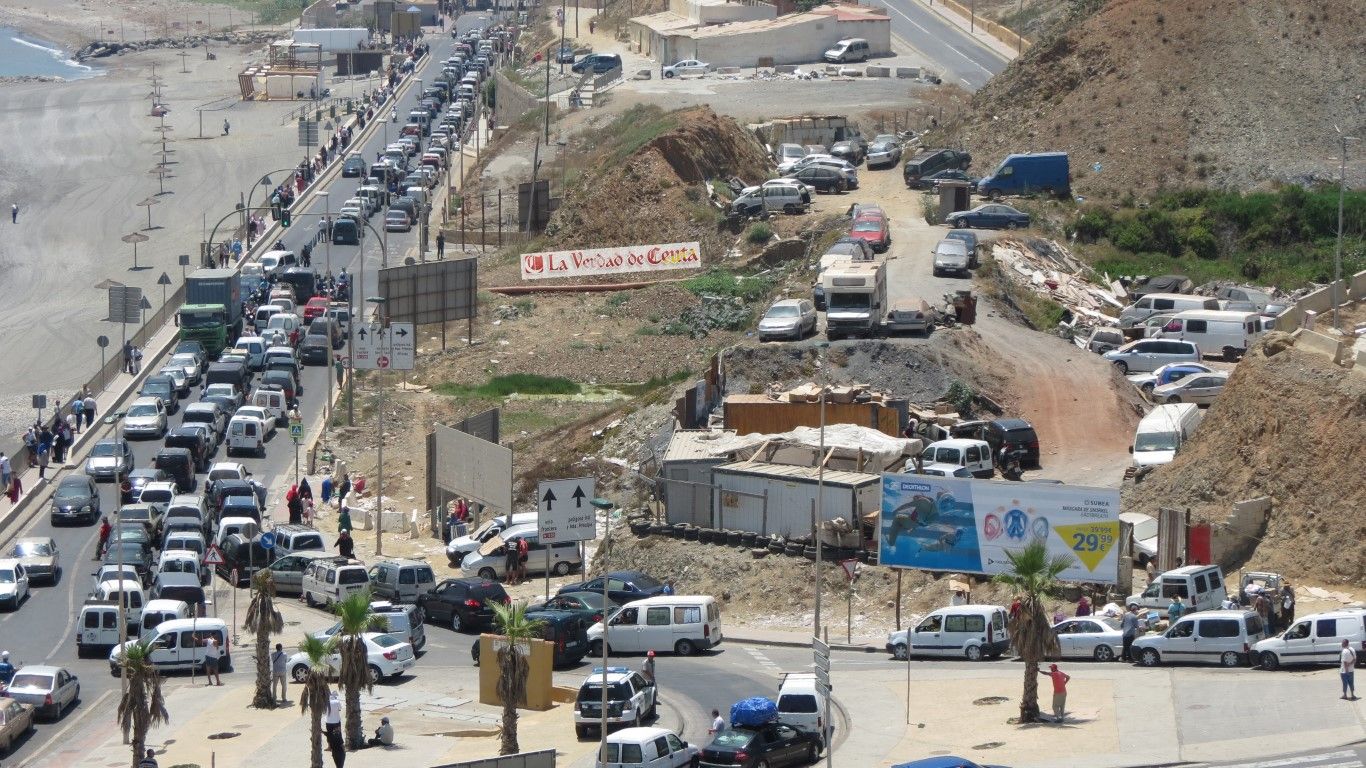 El Colegio de Arquitectos de Ceuta traslada al Gobierno ceutí las servidumbres de las carreteras estatales.