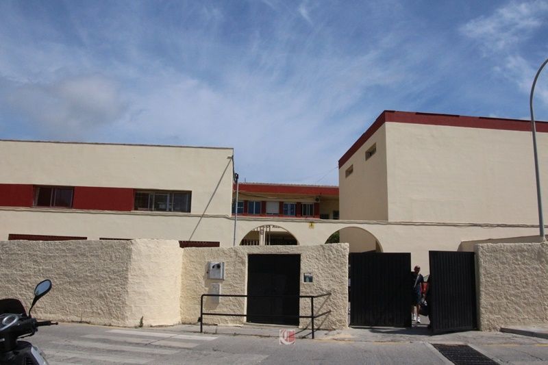 Seis aulas cerradas por covid en tres colegios y 184 alumnos en cuarentena para terminar la semana