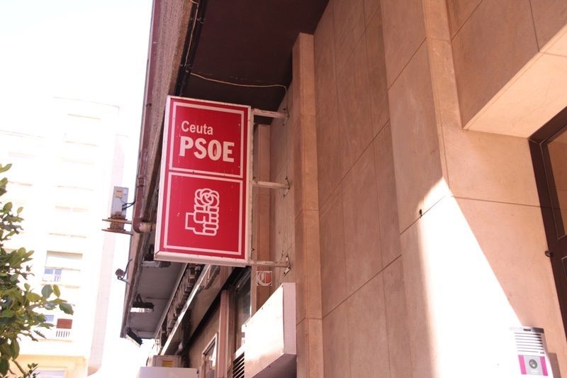 El PSOE denuncia que el gobierno del PP "derrocha energía mientras deja a oscuras a los barrios"